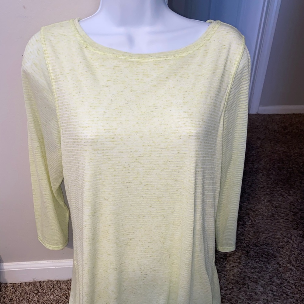 Women’s zenergy Chico’s pale yellow half sleeve shirt , sz 1 or medium